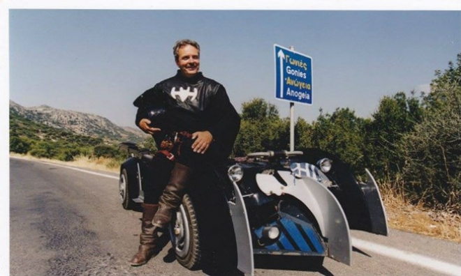 Ο Batman Υποψήφιος σύμβουλος του συνδυασμού Συνήρωες