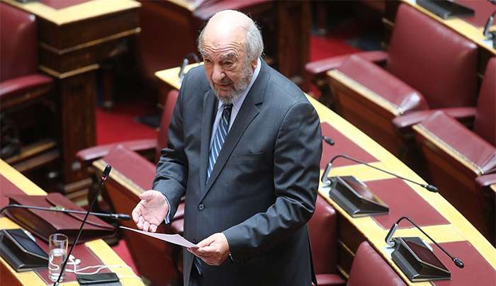 Υπαναχώρησε η Κυβέρνηση για τη μεταφορά του Blue Shark στο λιμάνι της Καλύμνου