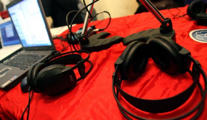 Αθάνατη Ελληνίδα μάνα! On air "παντόφλα" σε αθλητική εκπομπή [Ηχητικό]