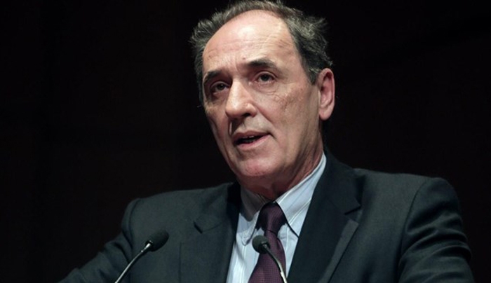 «Κακοστημένες διαρροές» για τις επαφές στο Λονδίνο καταγγέλλει ο Γ. Σταθάκης
