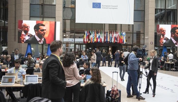Ύστατη ευκαιρία: 6 μήνες παράταση με σκληρούς όρους