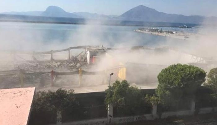 Τραγωδία στην Πάτρα: Κατέρρευσε στέγαστρο στο παλιό λιμάνι -Ενας νεκρός [εικόνες &amp; βίντεο]