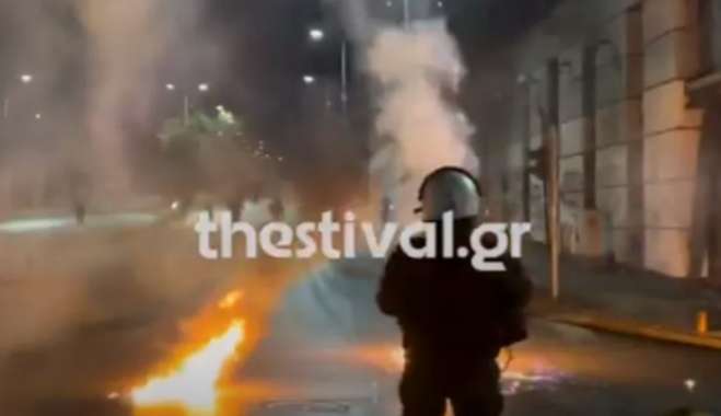 Επεισόδια έξω από τη Γεωπονική σχολή στην Αθήνα και το Αριστοτέλειο Πανεπιστήμιο Θεσσαλονίκης - Δείτε βίντεο