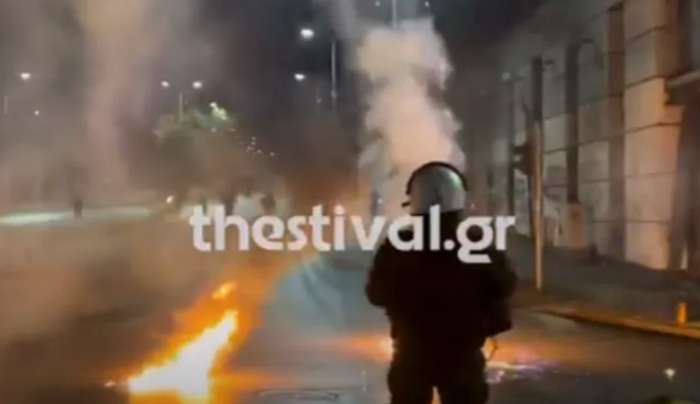 Επεισόδια έξω από τη Γεωπονική σχολή στην Αθήνα και το Αριστοτέλειο Πανεπιστήμιο Θεσσαλονίκης - Δείτε βίντεο