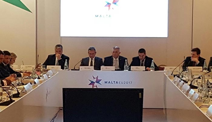 Μόνιμο μηχανισμό υποστήριξης των νησιών στην ΕΕ ζήτησε στην πολιτική αναφορά του ο  Πρόεδρος της Επιτροπής, Γιώργος Χατζημάρκος
