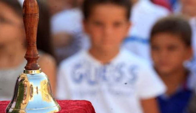Πρώτο κουδούνι σήμερα με 7.000 κενά στα σχολεία