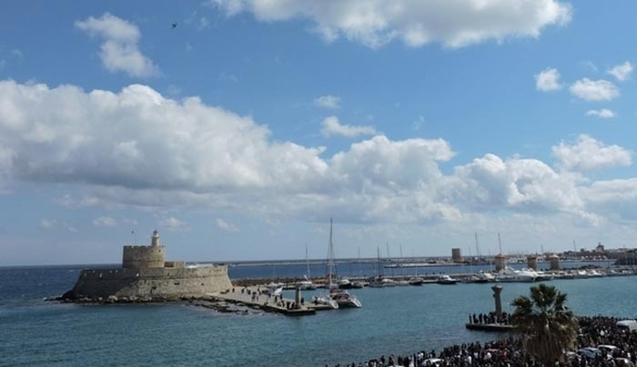 Βίντεο: Εντυπωσιακή επίδειξη από την ομάδα Ζευς με αεροσκάφος F16