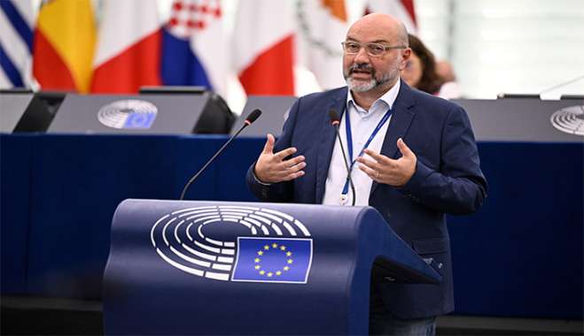Σάκης Αρναούτογλου: Η ερημοποίηση δεν αρχίζει όταν εμφανιστεί η έρημος.