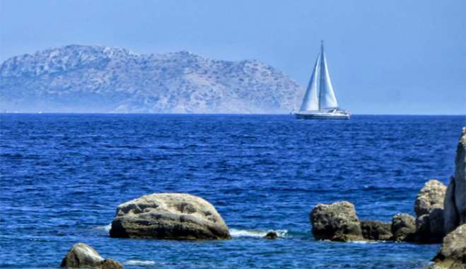Καιρός σήμερα: Πέφτουν λίγο τα μποφόρ – Στα ίδια επίπεδα η θερμοκρασία