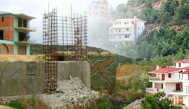 Κατεδαφίζουν τα αυθαίρετα