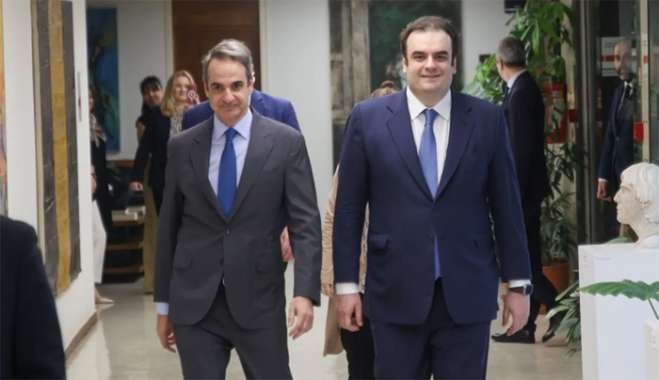 Ο πρωθυπουργός Κυριάκος Μητσοτάκης με τον υπουργό Οικονομικών Κυριάκο Πιερρακάκη στις 17 Μαρτίου 2025  Aris Oikonomou / SOOC