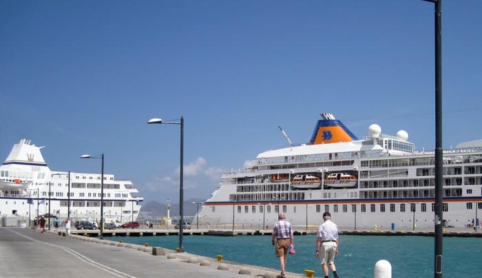 Ακυρώνονται οι κρουαζιέρες στην Τουρκία και έρχονται σε Ελληνικά νησιά