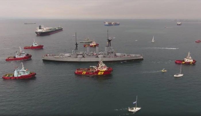 Ρυμουλκήθηκε το "Αβέρωφ" - Εντυπωσιακές εικόνες - ΒΙΝΤΕΟ