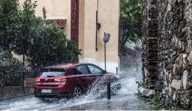 Καιρός σήμερα: Βροχές, καταιγίδες και ισχυροί άνεμοι από το μεσημέρι