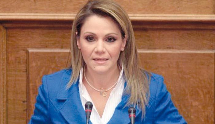 Μίκα Ιατρίδη: «Κύριοι των ΣΥΡΙΖΑ-ΑΝΕΛ, βάλτε και ένα όριο στην κοροϊδία».
