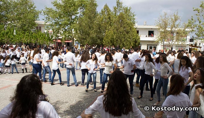 Δείτε φωτό &amp; βίντεο από τη χορευτική εκδήλωση του Συλλόγου Απελλή στο Πυλί
