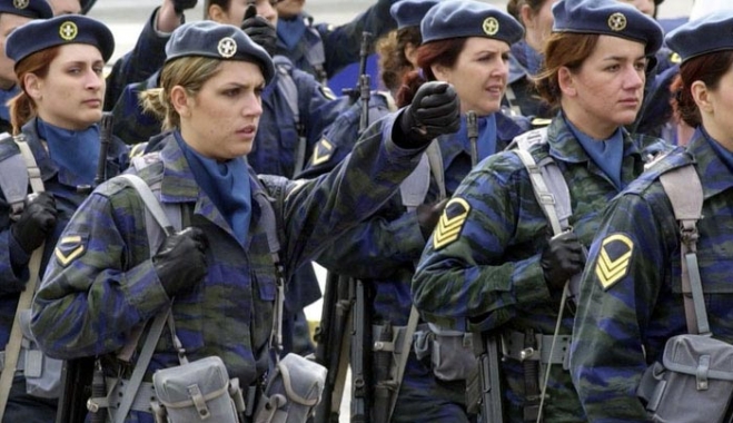 Στο τραπέζι η εθελοντική στράτευση γυναικών