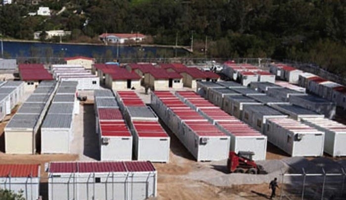 Απλήρωτος εδώ και 4 μήνες ο επιχειρηματίας που προσφέρει φαγητό στους πρόσφυγες της Λέρου