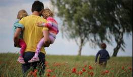 Επίδομα παιδιού: Πότε καταβάλλεται η τέταρτη δόση – Πότε ανοίγει η πλατφόρμα για νέες αιτήσεις